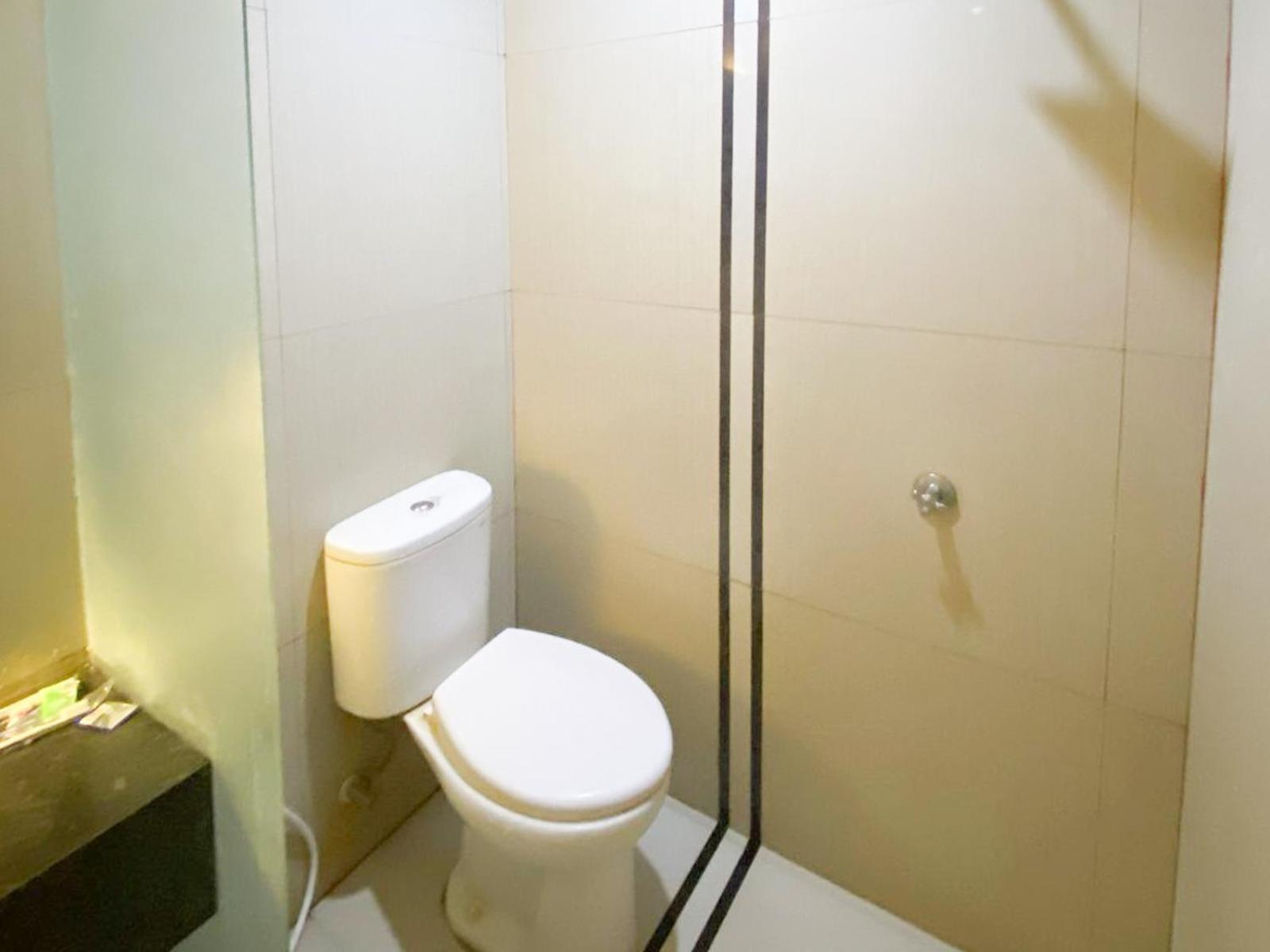 Reddoorz Near Pantai Idola Banyutowo Hotel D'Llala Pati Kültér fotó